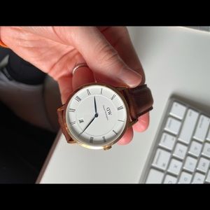 Daniel Wellington watch leather strap